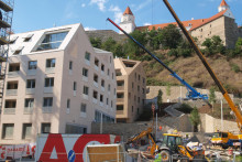 Výstavba developerského projektu v bratislavskom podhradí v Bratislave. FOTO: TASR/M. Košírer