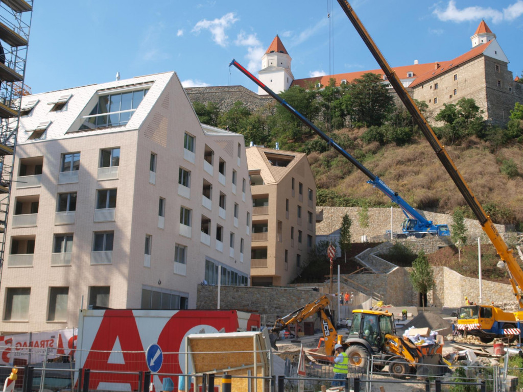 Výstavba developerského projektu v bratislavskom podhradí v Bratislave. FOTO: TASR/M. Košírer