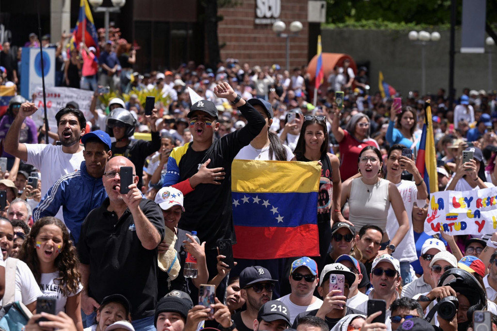 Protest pri výsledkom volieb vo Venezuele. FOTO: Reuters