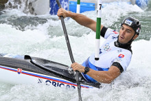 Slovenský vodný slalomár Jakub Grigar na trati počas semifinále v kategórii K1 mužov na XXXIII. letných olympijských hrách v Paríži. FOTO: TASR/Michal Svítok