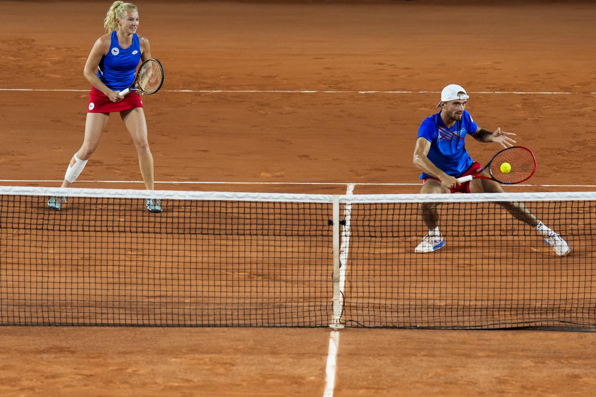 Česko oslavuje prvé zlato, Siniaková s Macháčom triumfovali v mixe