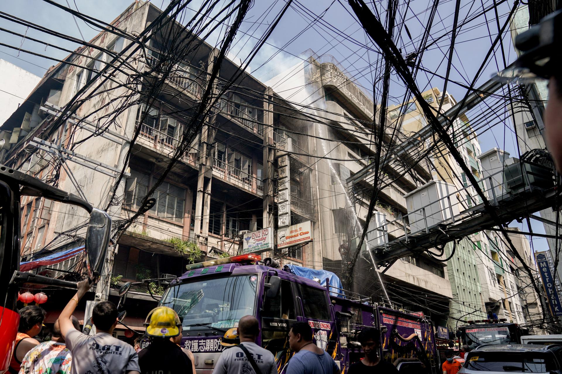 Pri požiari budovy v čínskej štvrti Manily zahynulo 11 ľudí