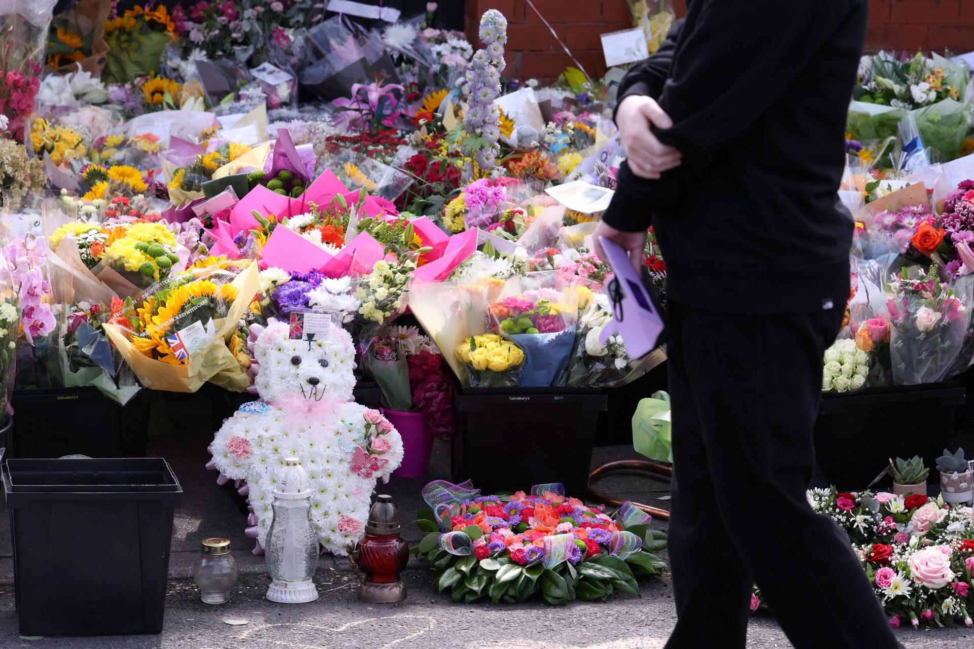Britská polícia sa pripravuje na víkendové protesty po útoku v Southporte, kde boli zabité tri deti
