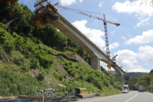 Doprastav pracuje na megaprojekte rýchlostnej cesty R2 medzi Kriváňom a Mýtnou. FOTO: HN/Peter Mayer