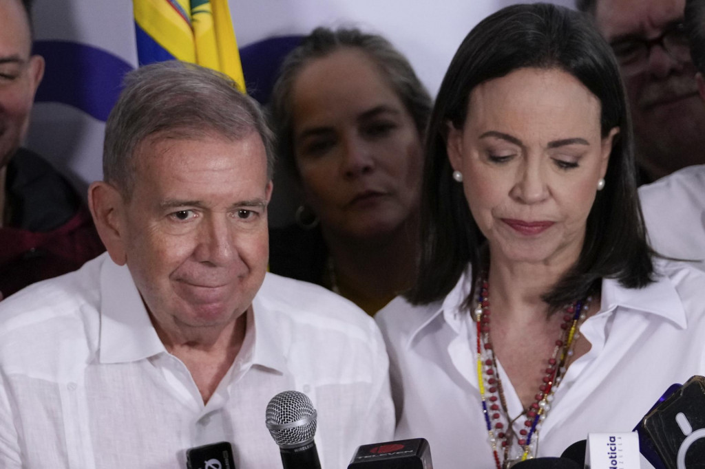 Líderka venezuelskej opozície María Corina Machadová a venezuelský prezidentský kandidát Edmundo González Urrutia. FOTO: TASR/AP