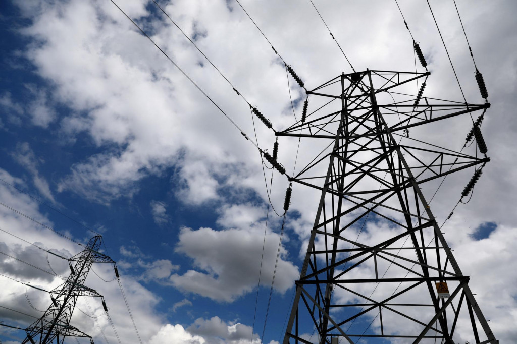 Najnižšie ceny elektriny v uplynulom mesiaci zaznamenali na burze 22. júla, keď stála 93,34 eura za megawatthodinu. FOTO: REUTERS