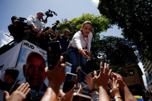 Venezuelská opozičná líderka María Corina Machadová sa zúčastnila protestu proti výsledkom volieb. FOTO: Reuters