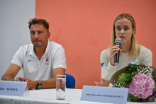 Tenisový tréner Ladislav Simon so svojou zverenkou Annou Karolínou Schmiedlovou. FOTO: TASR/P. Zachar