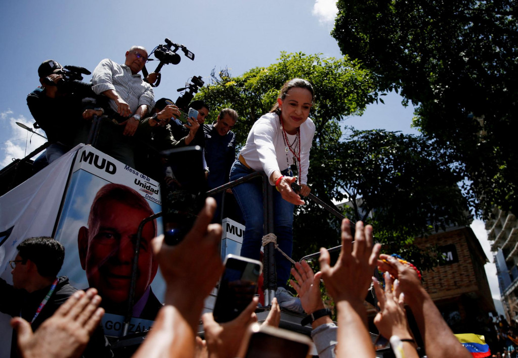 Venezuelská opozičná líderka María Corina Machadová sa zúčastnila protestu proti výsledkom volieb. FOTO: Reuters