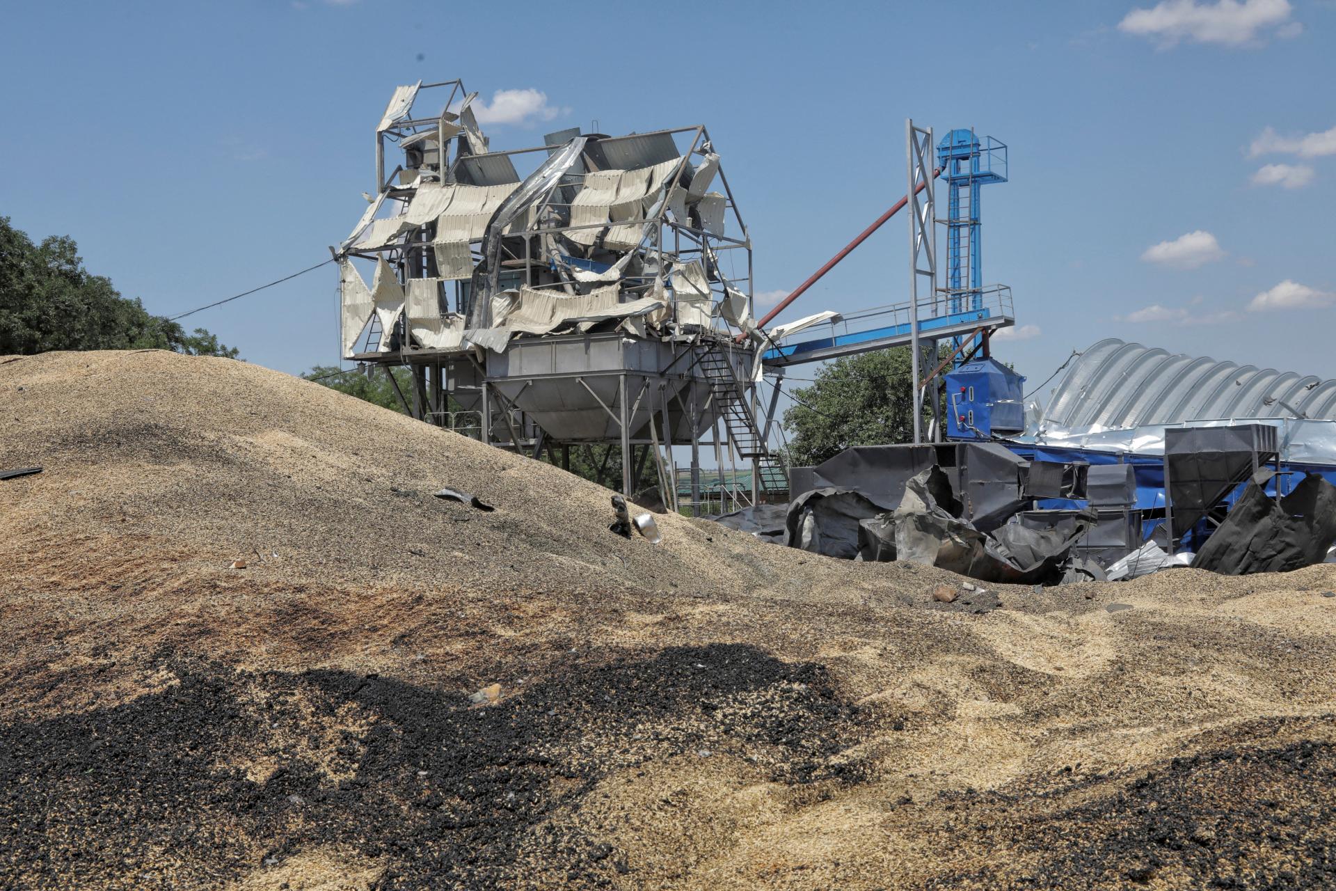 Ruský raketový útok na Odesu zranil najmenej jedného človeka, terčom bola infraštruktúra prístavu