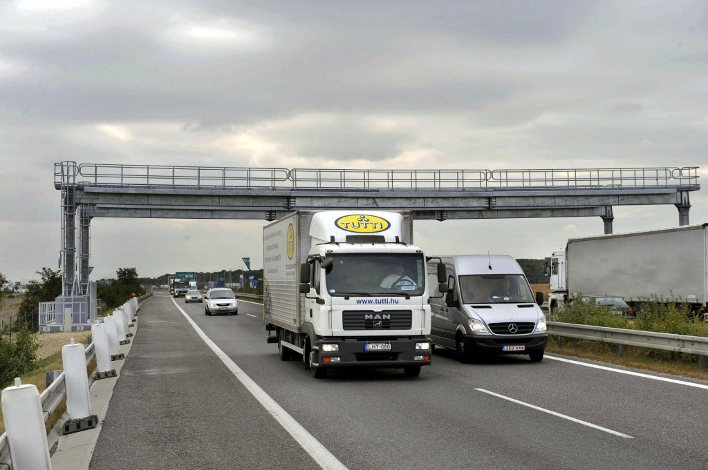 ”Vozidlá so zahraničnými registračnými značkami uhradili 51,4 percenta z celkového výberu mýta,” uviedol SkyToll. FOTO: TASR/Pavel Neubauer