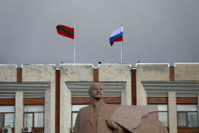 Socha Lenina pred prezidentským palácom v hlavnom meste Podnesterska Tiraspol. FOTO: Profimedia