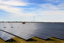 Solárna farma má začať vyrábať energiu v roku 2030. FOTO: Reuters