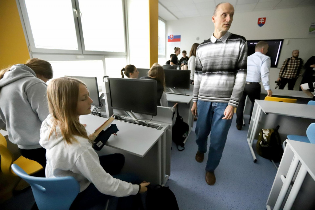 Návrh novely, ktorý predložilo Ministerstvo školstva, vedy, výskumu a mládeže, v stredu schválila vláda. FOTO: TASR/Ján Krošlák