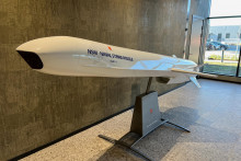 Model protilodnej rakety Naval Strike Missile z produkcie nórskej spoločnosti Kongsberg. FOTO: Reuters