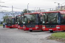 Mestská hromadná doprava ponúka výhodné cestovanie seniorom v každom meste Slovenska. FOTO: TASR/J. Novák