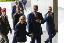 Venezuelský prezident Nicolás Maduro a jeho manželka Cilia. FOTO: TASR/AP