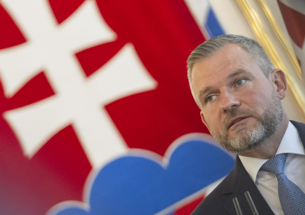 Na sn&iacute;mke prezident SR Peter Pellegrini počas vyhl&aacute;senia po spoločnom stretnut&iacute; s podpredsedom NR SR Petrom Žigom (Hlas-SD), ktor&yacute; je poveren&yacute; riaden&iacute;m parlamentu, v Prezidentskom pal&aacute;ci 26. augusta 2024 v Bratislave. FOTO TASR - Martin Baumann FOTO: Martin Baumann
