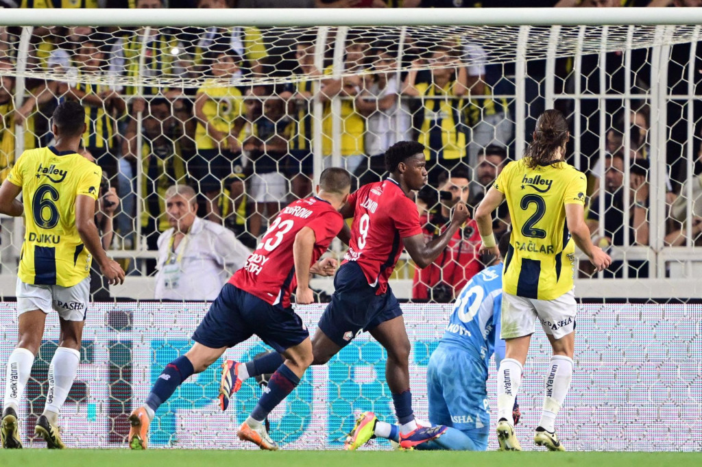 Futbalista OSC Lille Jonathan David (9) sa teší po strelení gólu zo značky pokutového kopu v odvetnom zápase 3. predkola Ligy majstrov Fenerbahce Istanbul - OSC Lille.. FOTO: TASR/Anadolu