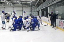 Tréning slovenskej hokejovej reprezentácie do 20 rokov. FOTO: TASR/Ján Krošlák