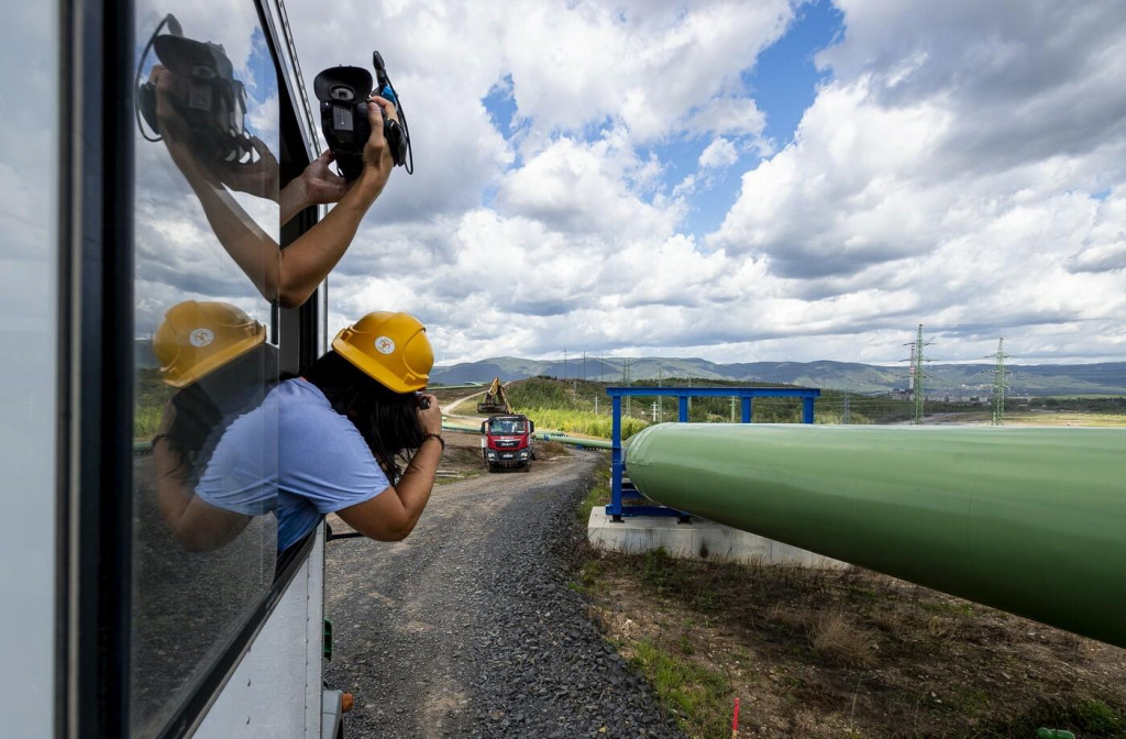 ​Úplna stopka pre ruskú ropu by spôsobila problémy rafinérii Slovnaft, ktorá je zásobovaná ropovodom Družba. FOTO: Profimedia