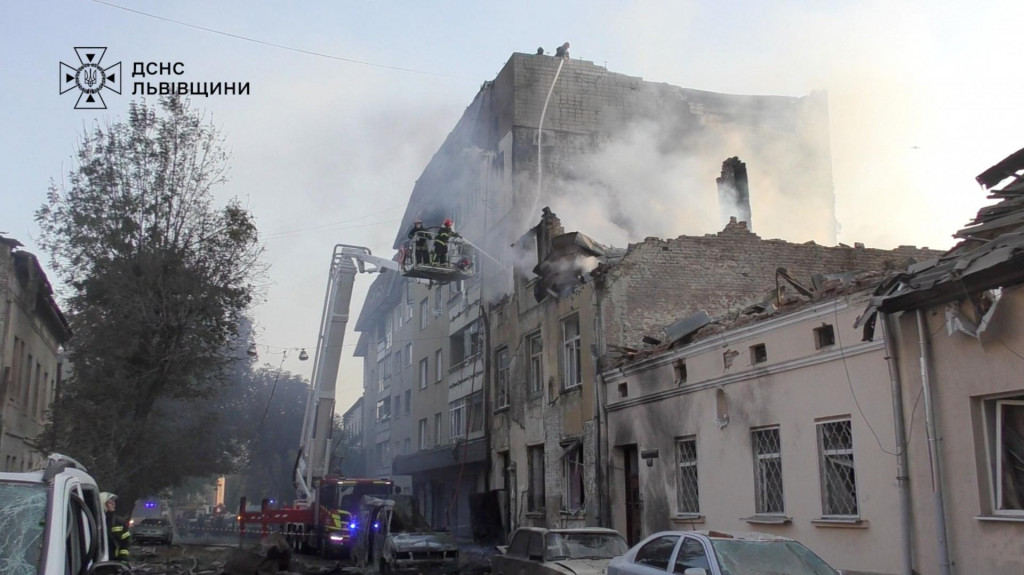 Dôsledky ruského útoku v Ľvove. FOTO: Reuters