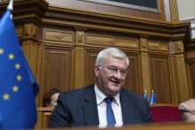 Nový ukrajinský minister zahraničných vecí Andrij Sybiha hovorí v parlamente v Kyjeve. Ukrajinský parlament vo štvrtok vymenoval Andrija Sybihu za ministra zahraničných vecí. FOTO: TASR/AP