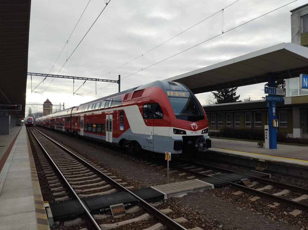 V pláne je úplná modernizácia trate od Nových Zámkov po Košice. FOTO: Hn/tomáš Garai