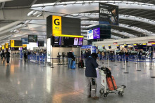 Cestujúcich, ktorí z Heathrow odlietali, bolo po väčšinu augusta viac ako 130-tisíc denne. FOTO: Reuters