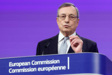 Správa bývalého guvernéra ECB Draghiho vysokých euroúradníkov nepotešia. FOTO: Reuters