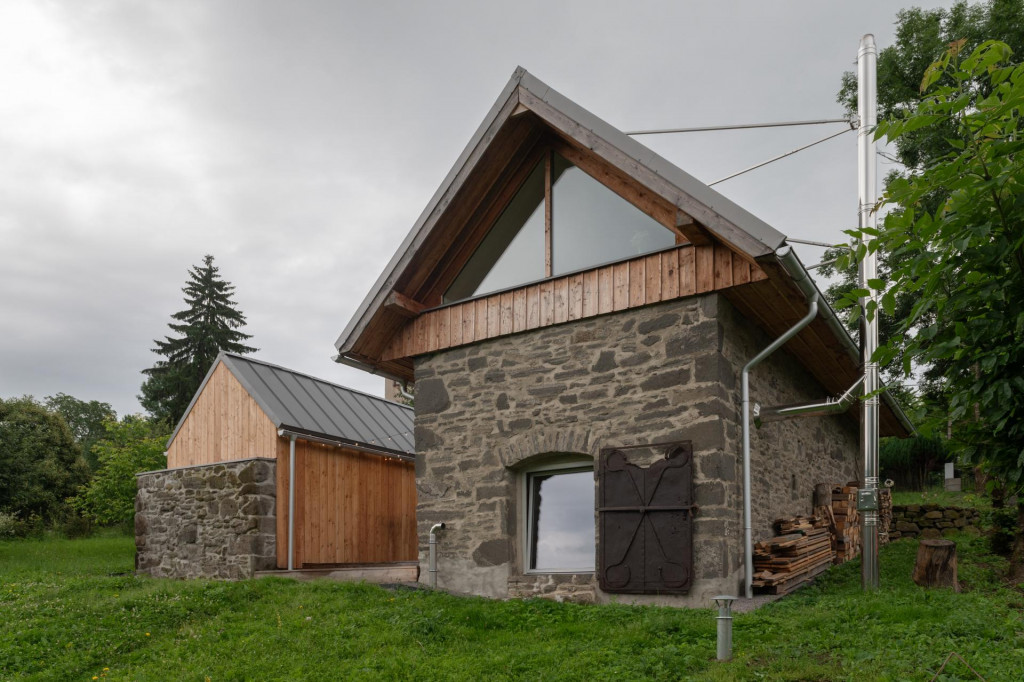 Storočná kamenná stodola na Uhliskách FOTO: Peter Korček