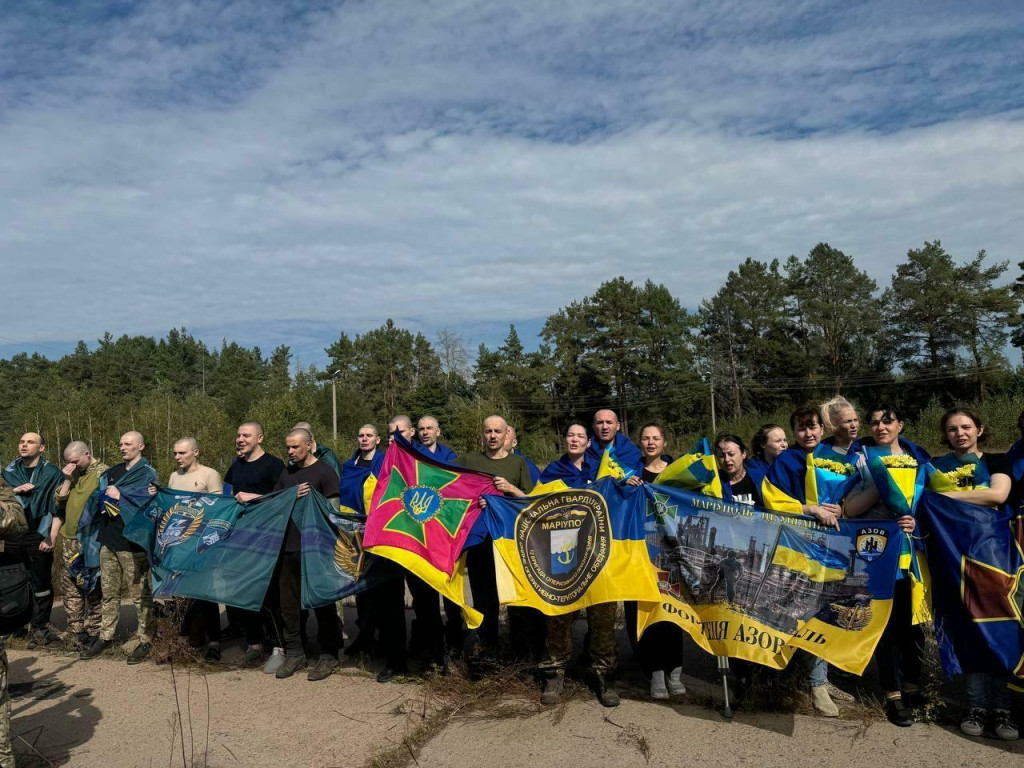 Od vpádu ruských vojsk na Ukrajinu vo februári 2022 sa z ruského zajatia vrátilo 3569 Ukrajincov a Ukrajiniek. FOTO: X/Volodymyr Zelenskyy