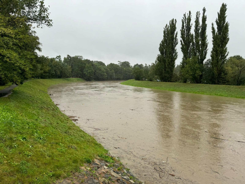 Hrozí vyliatie koryta rieky Opava. Zdroj: X/BK Opava