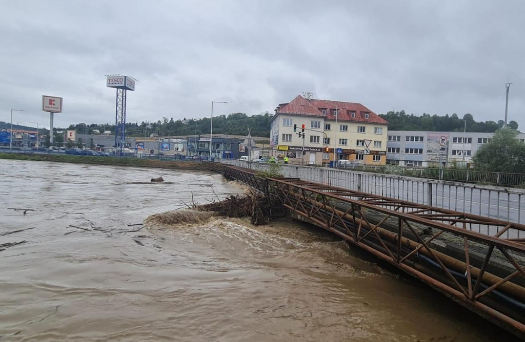 Most v Čadci je uzavretý. FOTO: Mesto Čadca