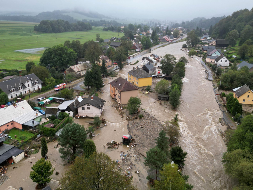 Zaplavené kúpeľné mesto Jeseník na severovýchode Českej republiky. FOTO: REUTERS