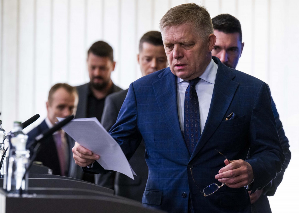 Na snímke v popredí predseda vlády Robert Fico. FOTO: TASR/J. Kotian