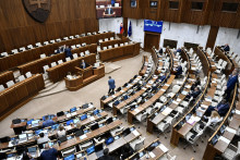 Zákonodarcovia sa zídu opäť v stredu o 9.00 h. FOTO: TASR/Pavel Neubauer