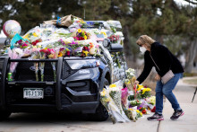 Auto dôstojníka Erica Talleyho, ktorý bol zabitý počas masovej streľby v supermarkete v Boulderi v americkom štáte Colorado. FOTO: Reuters