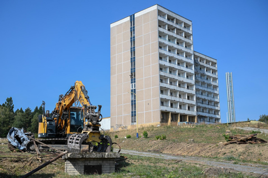 Zvyšovanie DPH na výstavbu výrazne zasiahne aj realitný trh. FOTO: TASR/V. Mihaliková