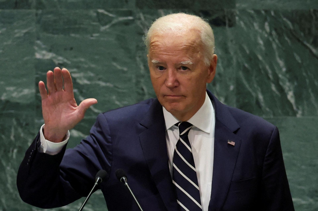 Americký prezident Joe Biden gestikuluje pri prejave na 79. Valnom zhromaždení Organizácie Spojených národov v sídle OSN v New Yorku. FOTO: Reuters