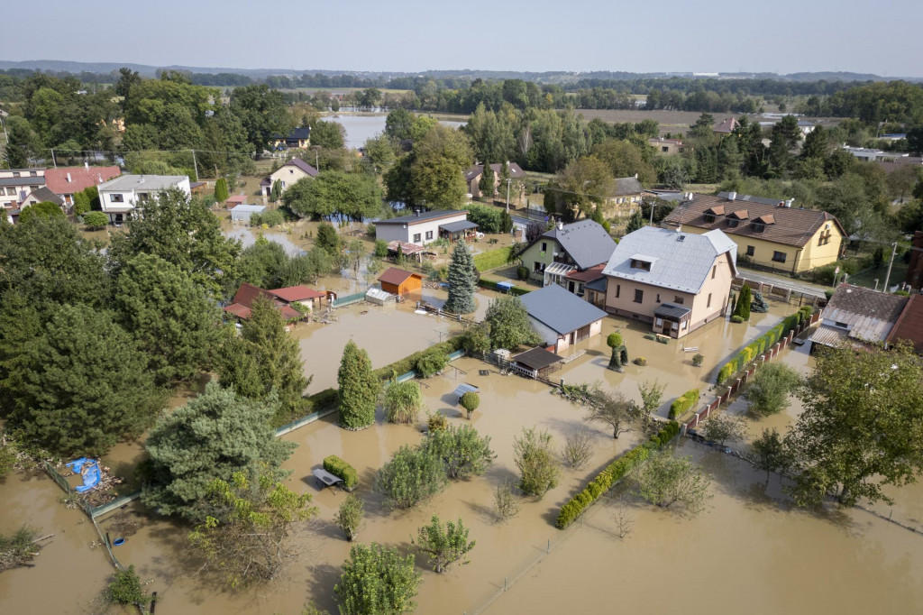 Letecký pohľad na zaplavenú oblasť v českom Bohumíne. FOTO TASR/AP