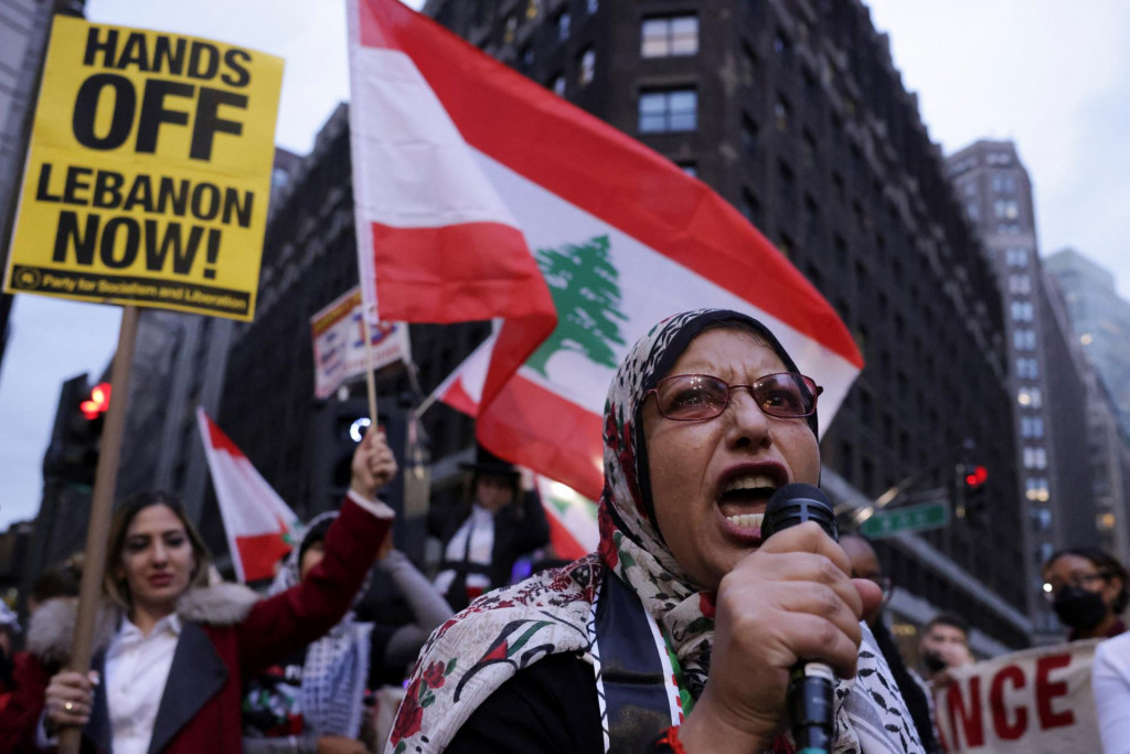 Protest proti eskalácii konfliktu medzi Izraelom a Hizballáhom v New Yorku. FOTO: Reuters