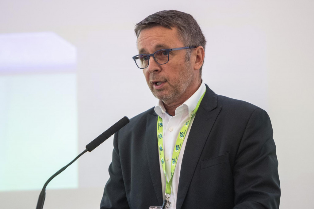 Prezident ekonomick&eacute;ho think-tanku MESA10 Ivan Miklo&scaron;. FOTO: TASR/Jaroslav Nov&aacute;k