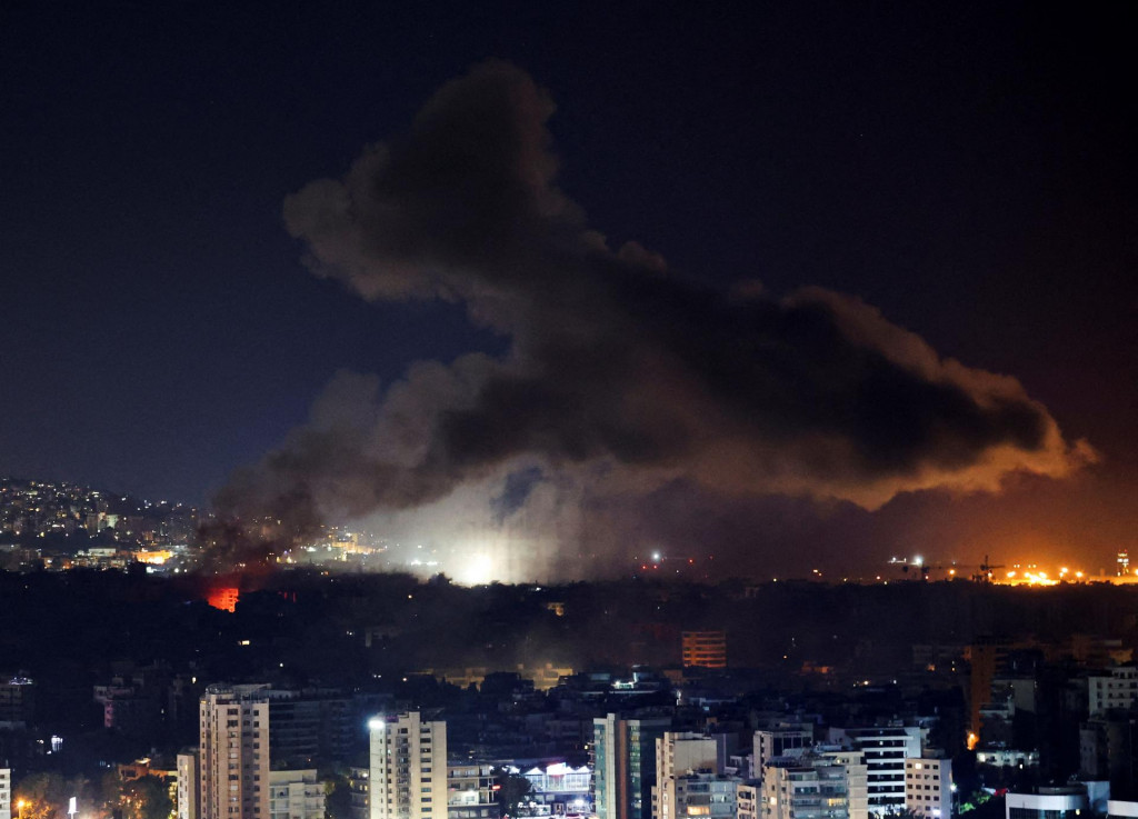 Izrael rozšíril útoky na Libanon. FOTO: Reuters