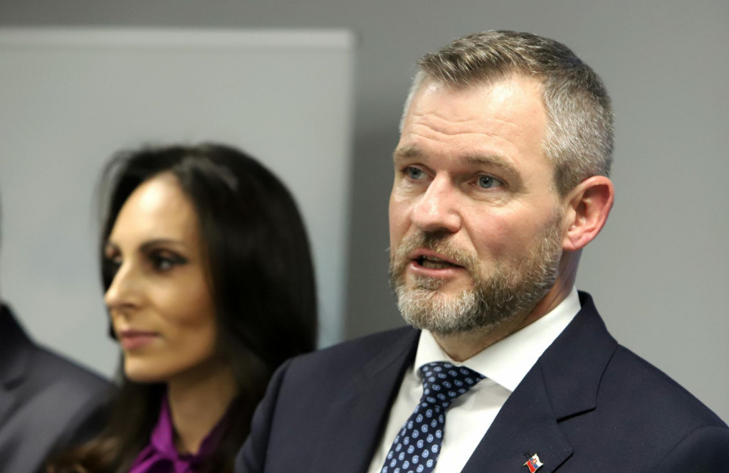 Na snímke prezident SR Peter Pellegrini a ministerka zdravotníctva Zuzana Dolinková. FOTO: TASR/Ján Krošlák