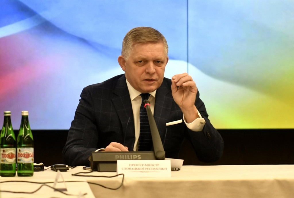 Na sn&iacute;mke predseda vl&aacute;dy SR Robert Fico na spoločnom rokovan&iacute; slovenskej a ukrajinskej vl&aacute;dy pri ukrajinskom meste Užhorod v pondelok 7. okt&oacute;bra 2024. FOTO TASR - Roman Hanc *** Local Caption *** slovensk&aacute; ukrajinsk&aacute; vl&aacute;da ukrajinsk&yacute; slovensk&yacute; premi&eacute;r FOTO: Roman Hanc