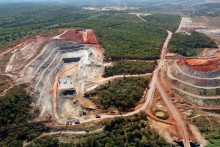 Celosvetovo Čína predstavuje asi dve tretiny chemickej produkcie lítia, ktorá sa používa hlavne v batériových technológiách. FOTO: Reuters