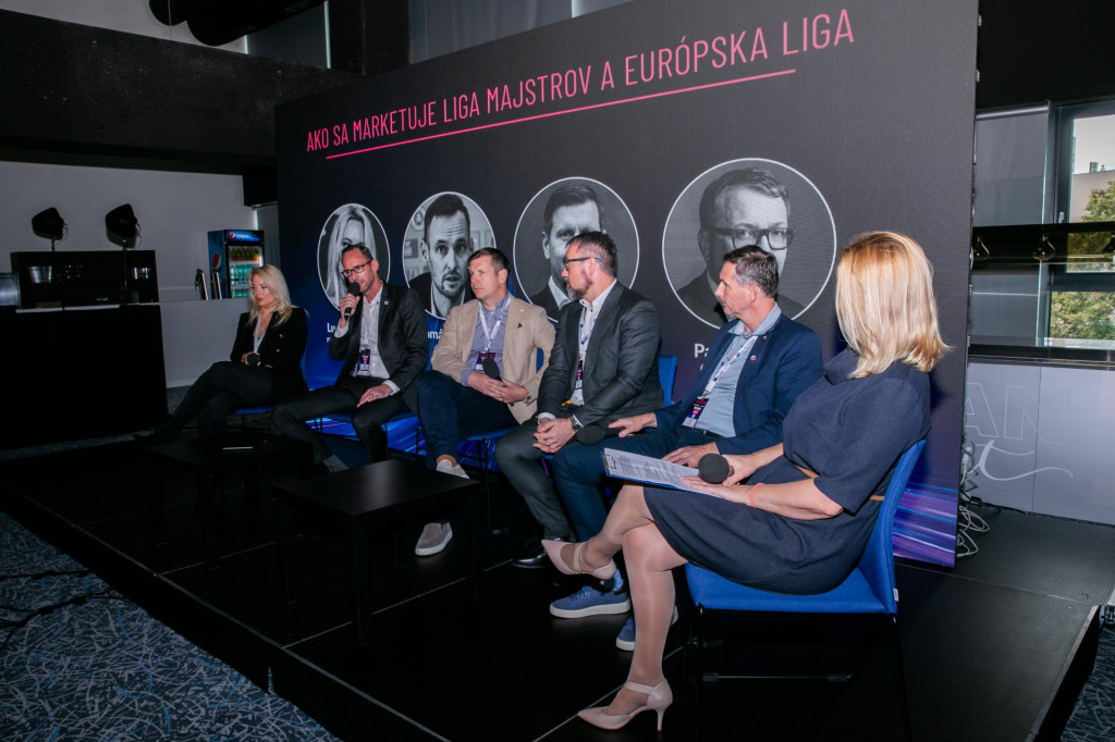 V panelovej diskusii na konferencii Strategie Forum diskutovali o príležitostiach, ktoré priniesla Liga majstrov Lucia Tobolková z Ticketportalu, Tomáš Straka za ŠK Slovan Bratislava, Tomáš Buzek zo Slavie Praha, Pavel Krbec z Livesport a šéfproducent športu Markiza Group Martin Lisý.