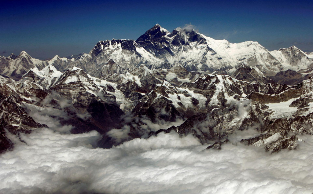 Mount Everest, najvyšší vrch na svete s nadmorskou výškou 8 848 metrov (29 028 stôp). FOTO: Reuters