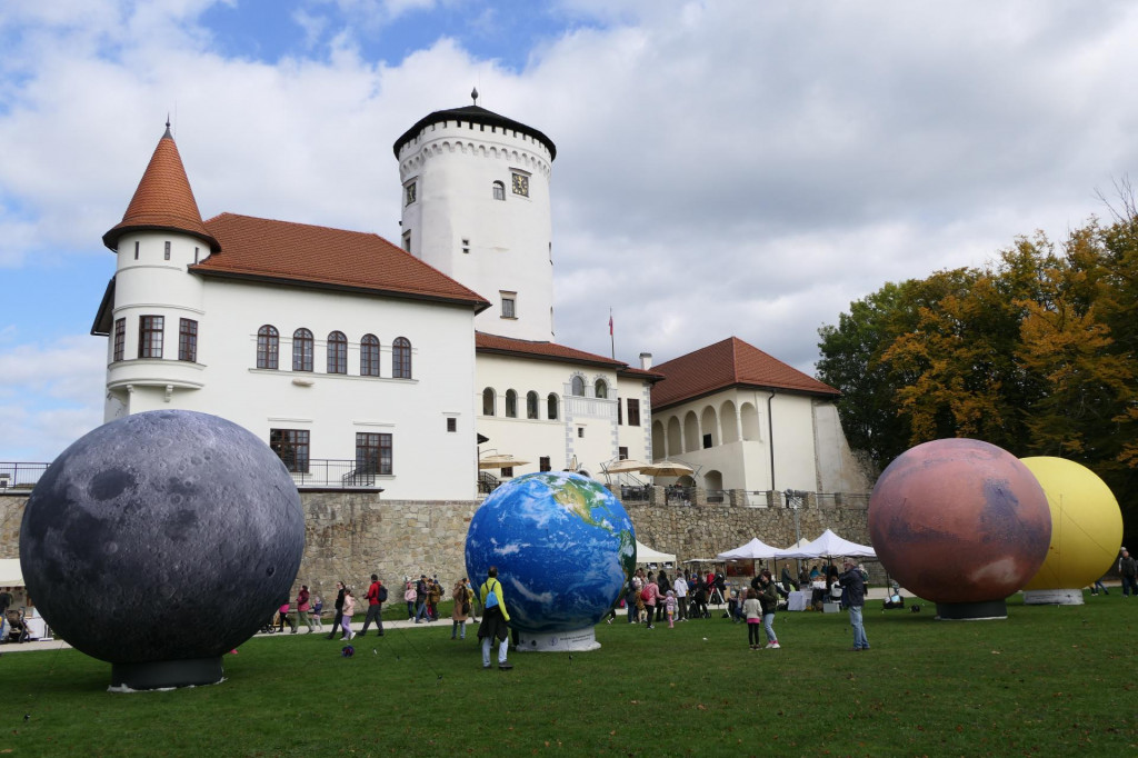 Na snímke podujatie Budatínsky rínok, ktorým sa končí hlavná sezóna na Budatínskom hrade. V Žiline 12. októbra 2024. FOTO TASR/ Erika Ďurčová